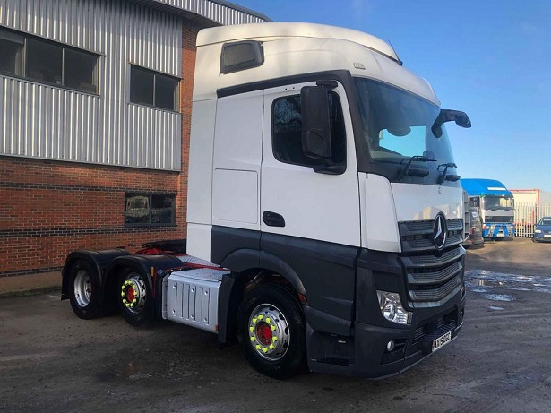 MERCEDES BENZ TRUCK
