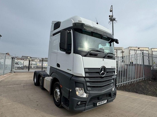 MERCEDES BENZ TRUCK