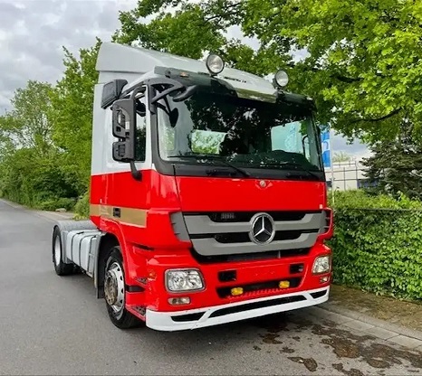 MERCEDES BENZ TRUCK