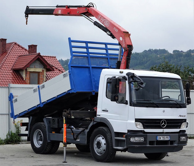 CRANE TRUCK