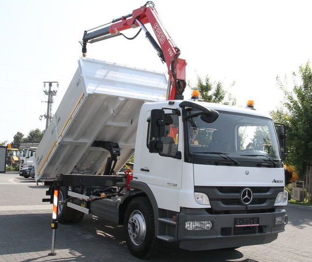 CRANE TRUCK