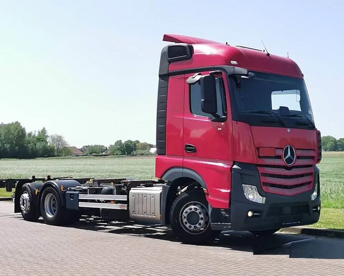 MERCEDES BENZ TRUCK