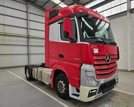 MERCEDES BENZ TRUCK