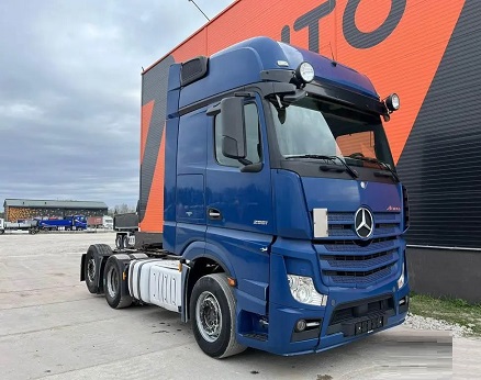 MERCEDES BENZ TRUCK