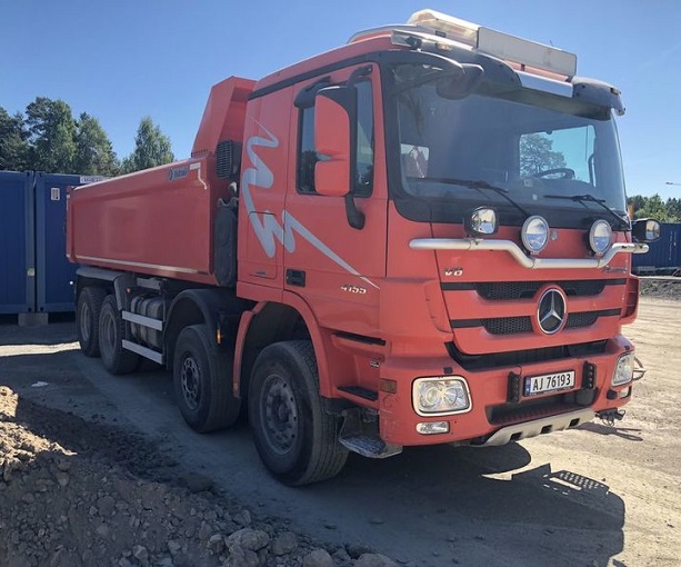 MERCEDES BENZ TRUCK