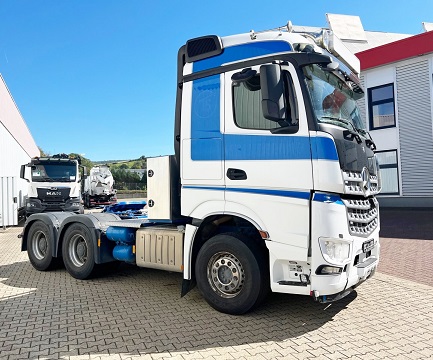 MERCEDES BENZ TRUCK