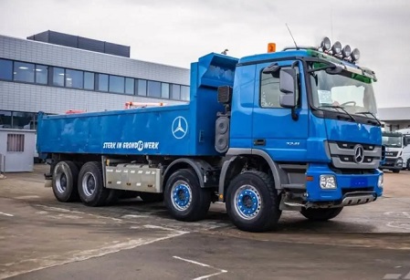 MERCEDES BENZ TRUCK