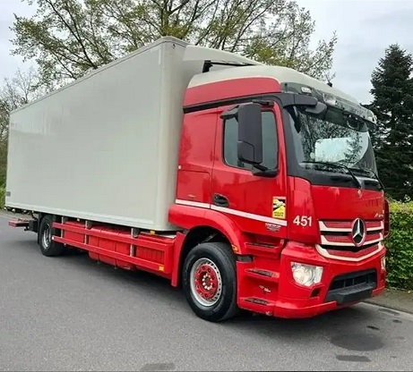 MERCEDES BENZ TRUCK