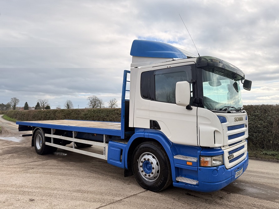 FLATBED TRUCKS