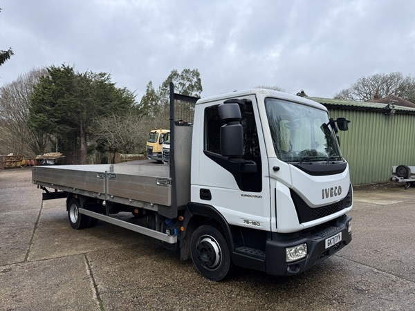 FLATBED TRUCKS