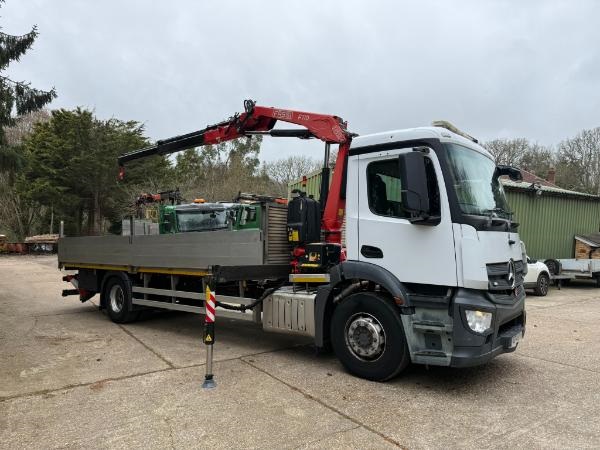 FLATBED TRUCKS
