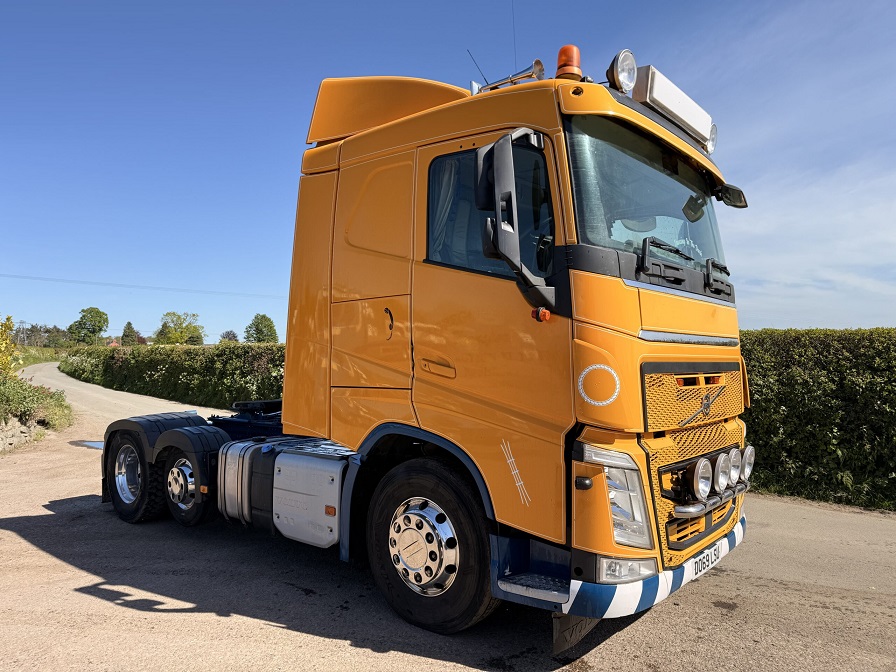VOLVO TRUCK