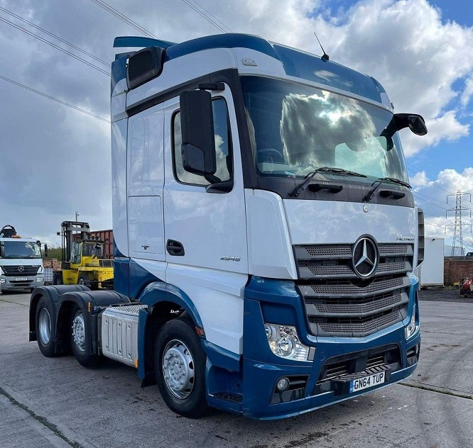 MERCEDES BENZ TRUCK